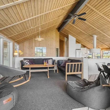Nis - 75m From The Sea By Interhome Vakantiehuis *