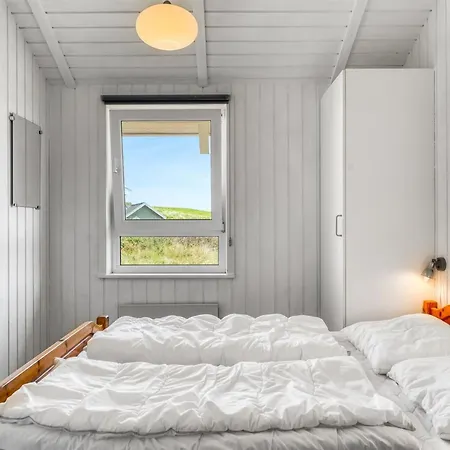 Vakantiehuis Nis - 75m From The Sea By Interhome *