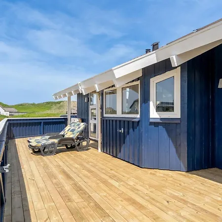 Nis - 75m From The Sea By Interhome Vakantiehuis