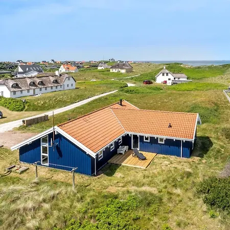 Nis - 75m From The Sea By Interhome Vakantiehuis